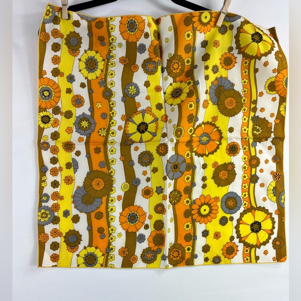 Retro 70’s Floral Scarf 21” x 21” Yellow Orange Brown Bohemian Unbranded Vintage